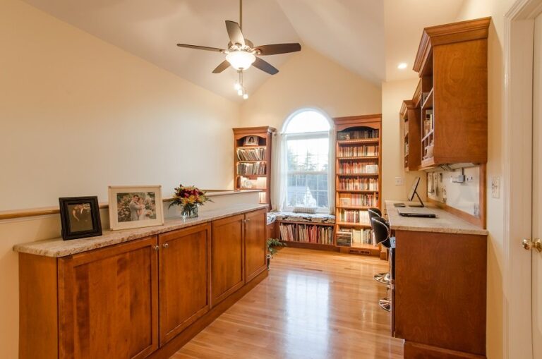 Library in Hudson NH