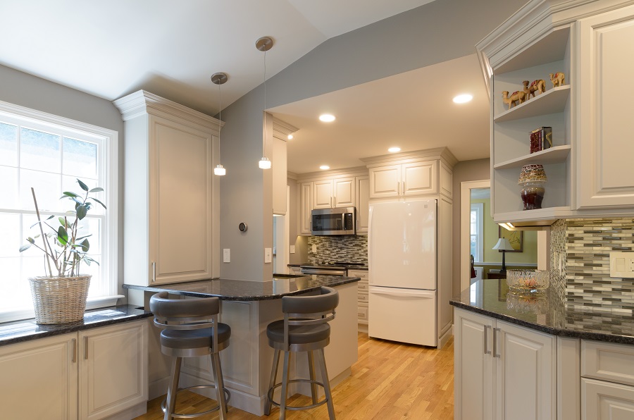 100-A-Shaker-kitchen-with-gray-tones-5
