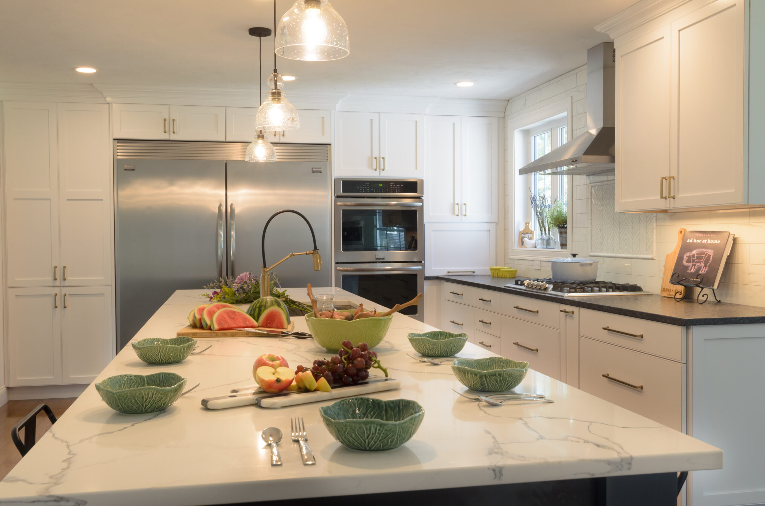 100-A-White-kitchen-Dunstable-scaled