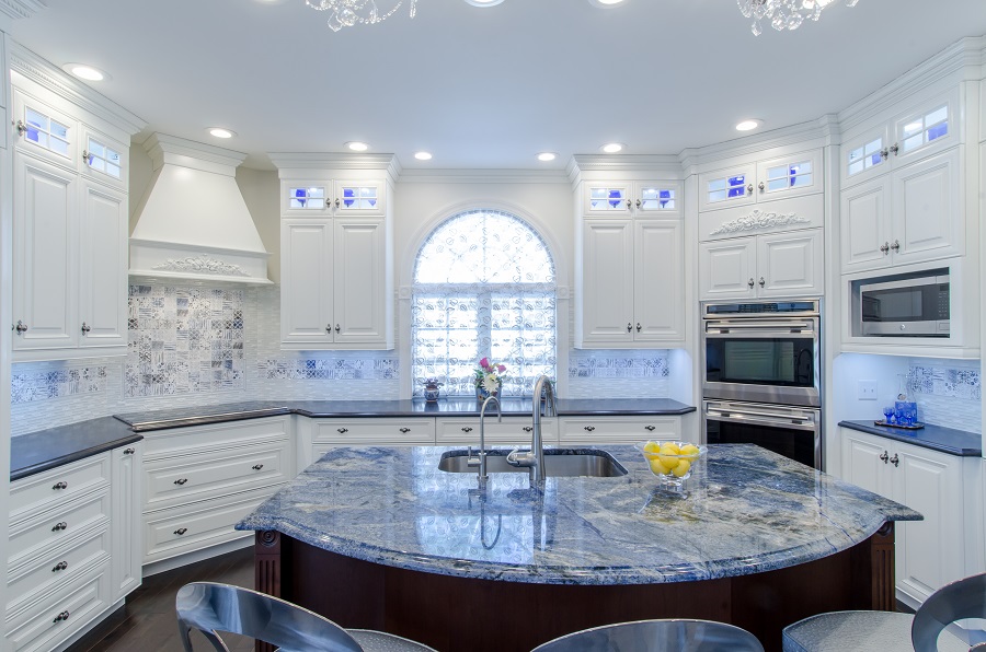 100-Hollis-NH-White-Kitchen