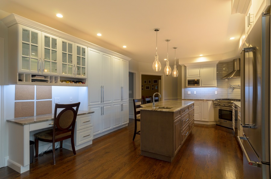 100-White-kitchen-with-island-Windham-NH-1