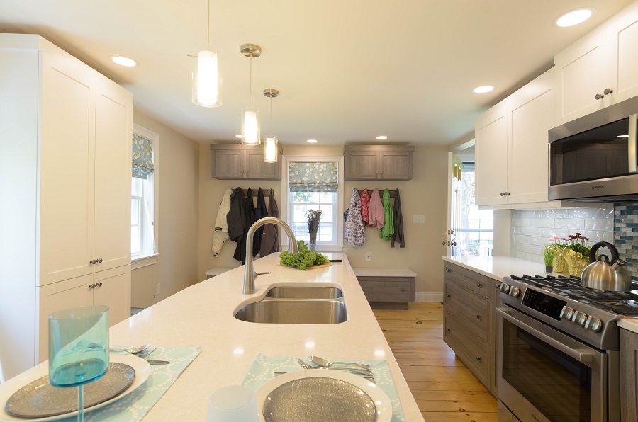 100-white-and-wood-Shaker-kitchen