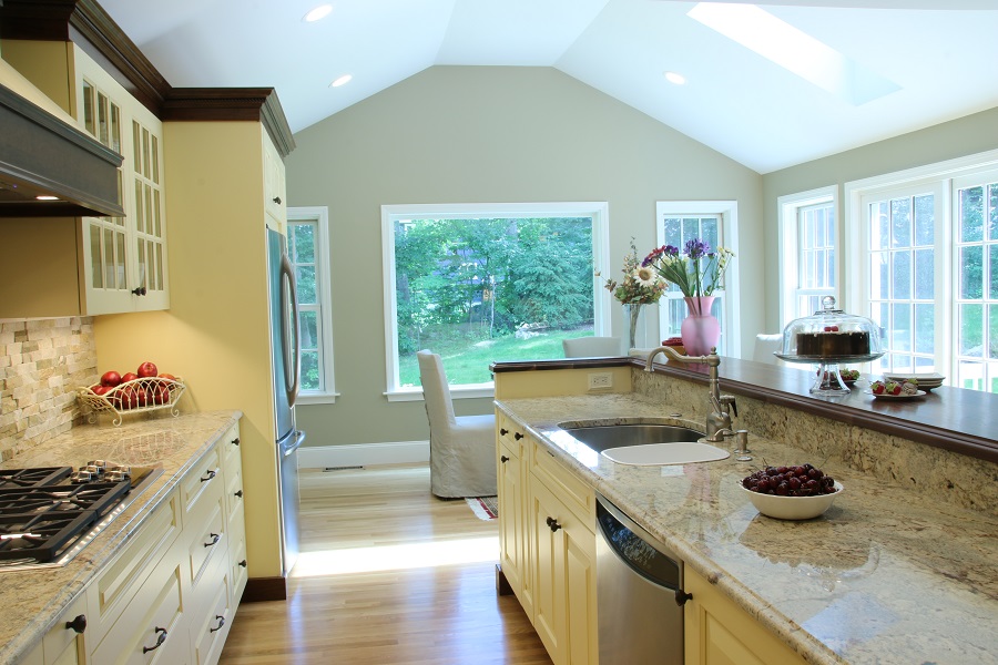 Ashland-MA-Traditional-Kitchen
