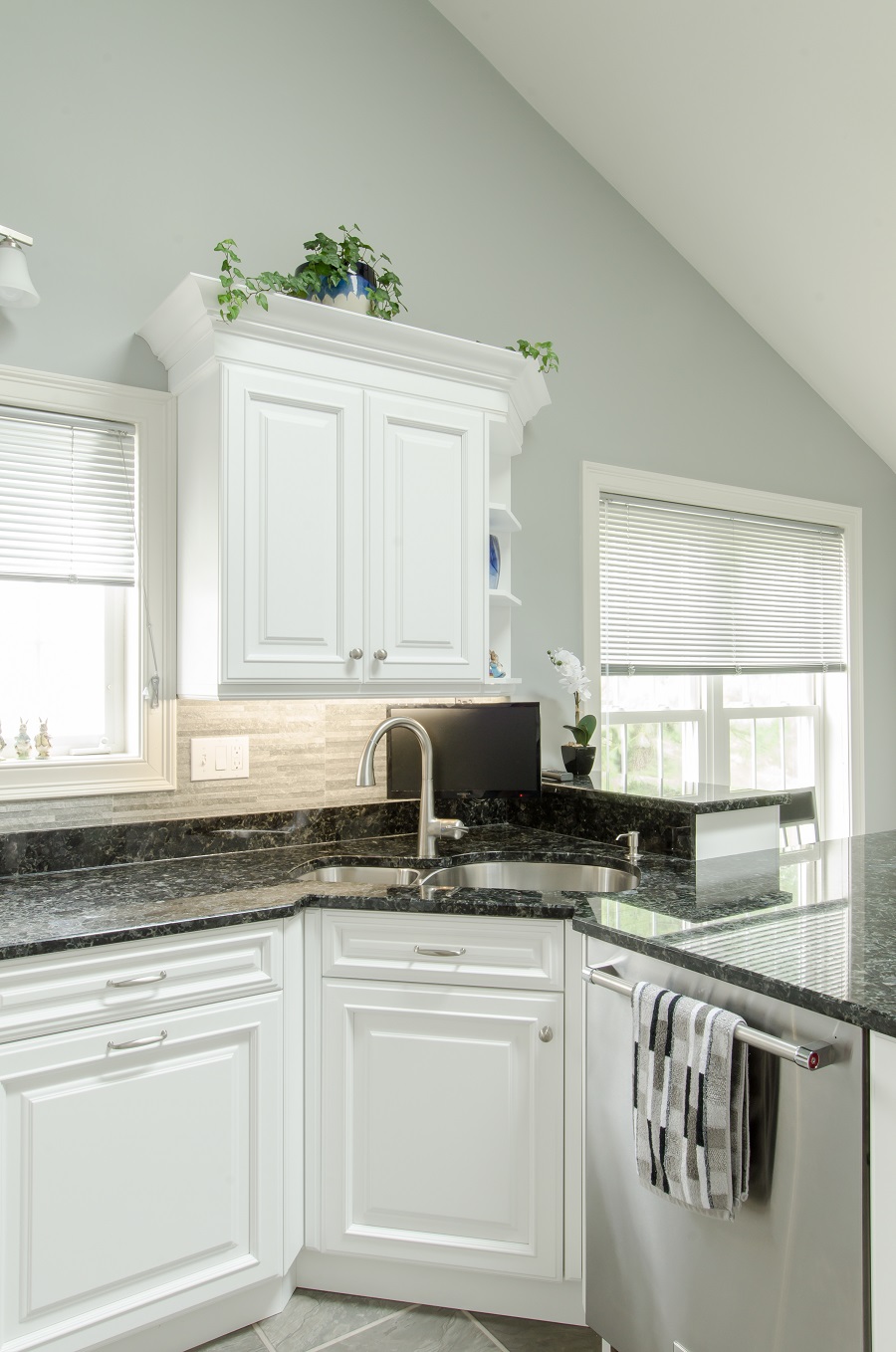 Hampton-NH-White-Kitchen