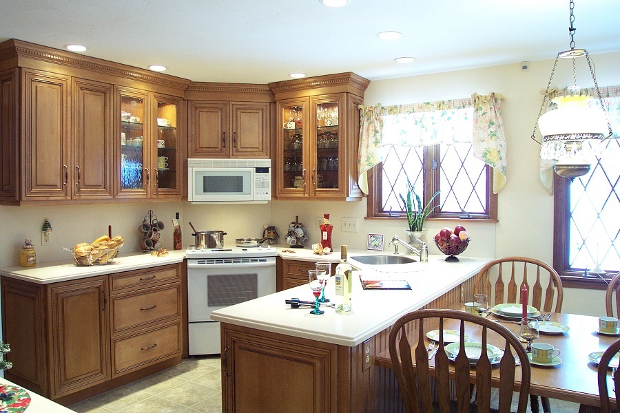 Merrimack-NH-Small-Country-Kitchen