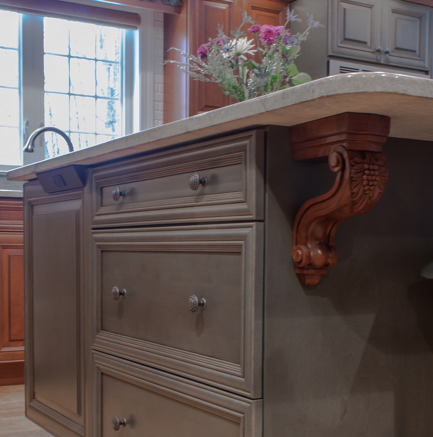 Salem-NH-Ornate-Detail-1