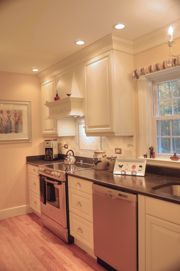 Small-Tradional-Kitchen