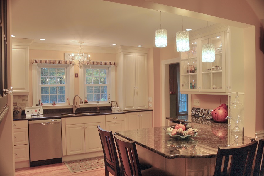 White-Traditional-Kitchen-1