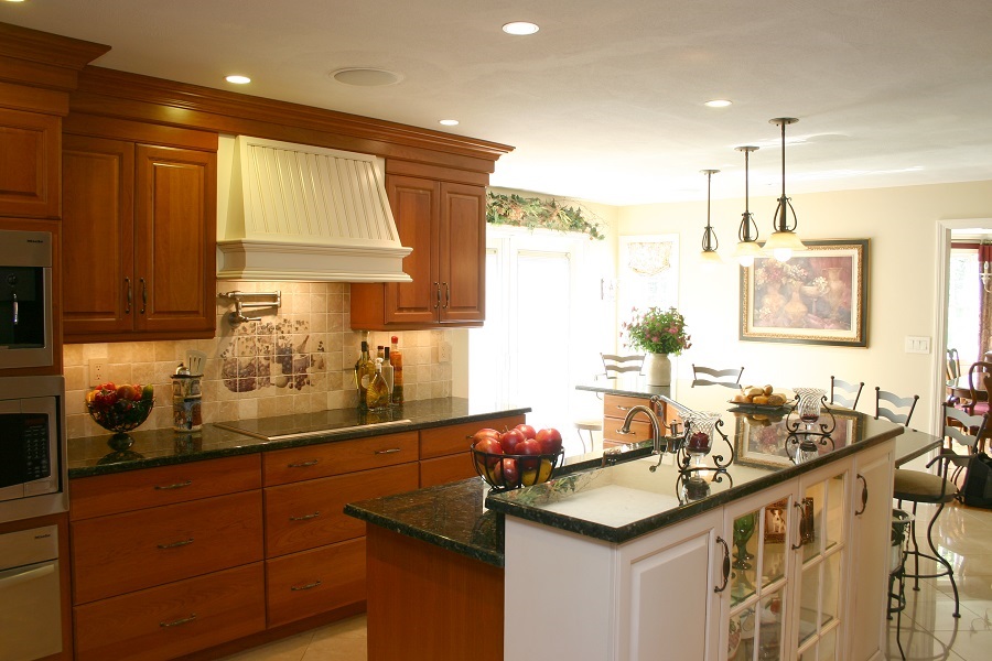 Windham-NH-Two-Toned-Kitchen