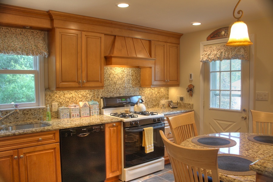 Wood-Kitchen-Tyngsboro-MA
