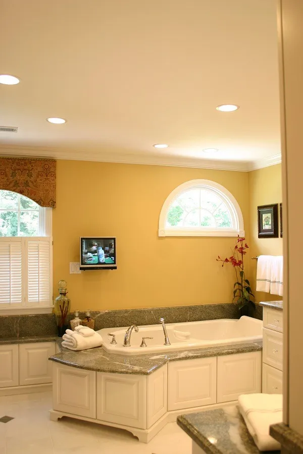 imgi_138_Painted-Master-Bath-Tyngsboro_result