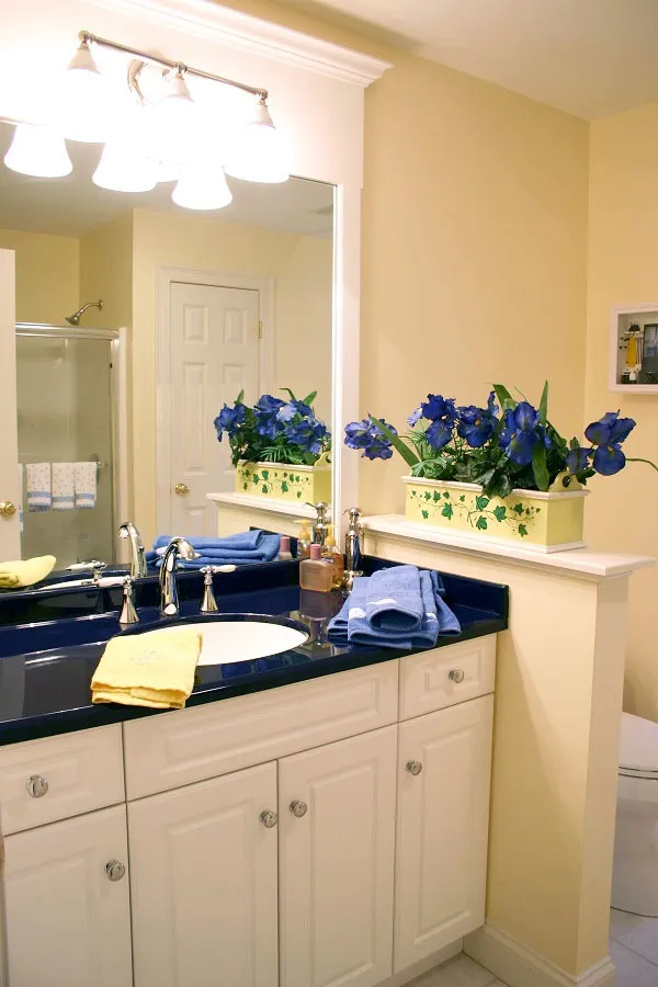 imgi_139_Painted-Vanity-Lowell-MA_result