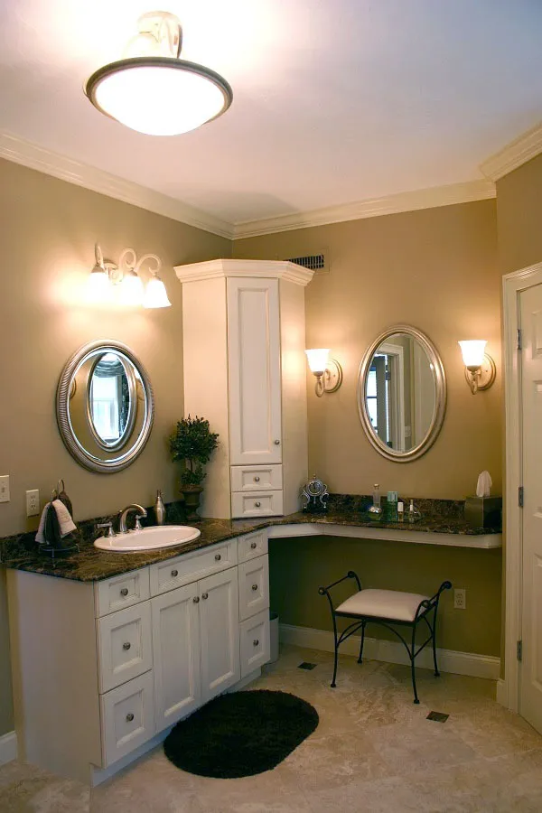 imgi_142_Painted-White-Vanity-Nashua-NH_result