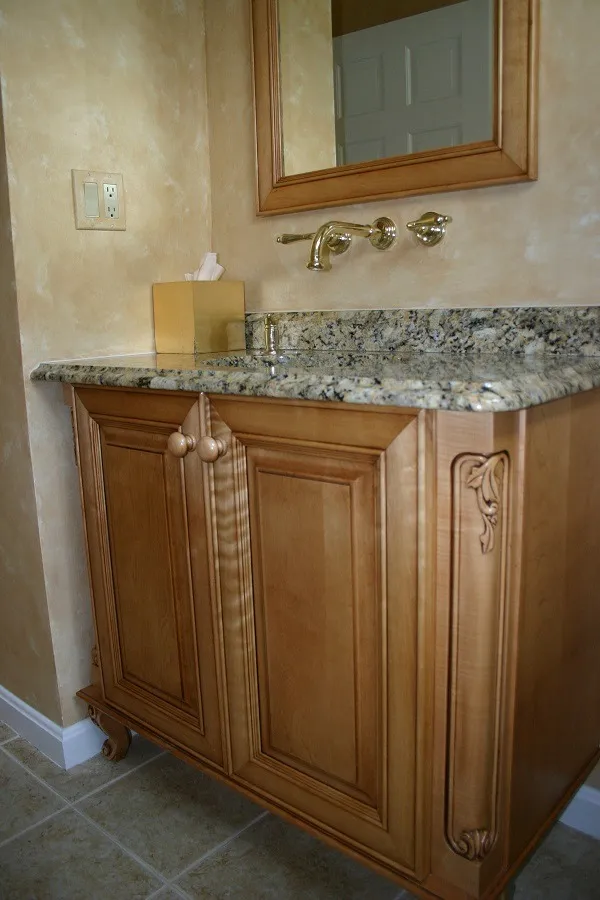 imgi_144_Hand-Carved-Small-Vanity_result