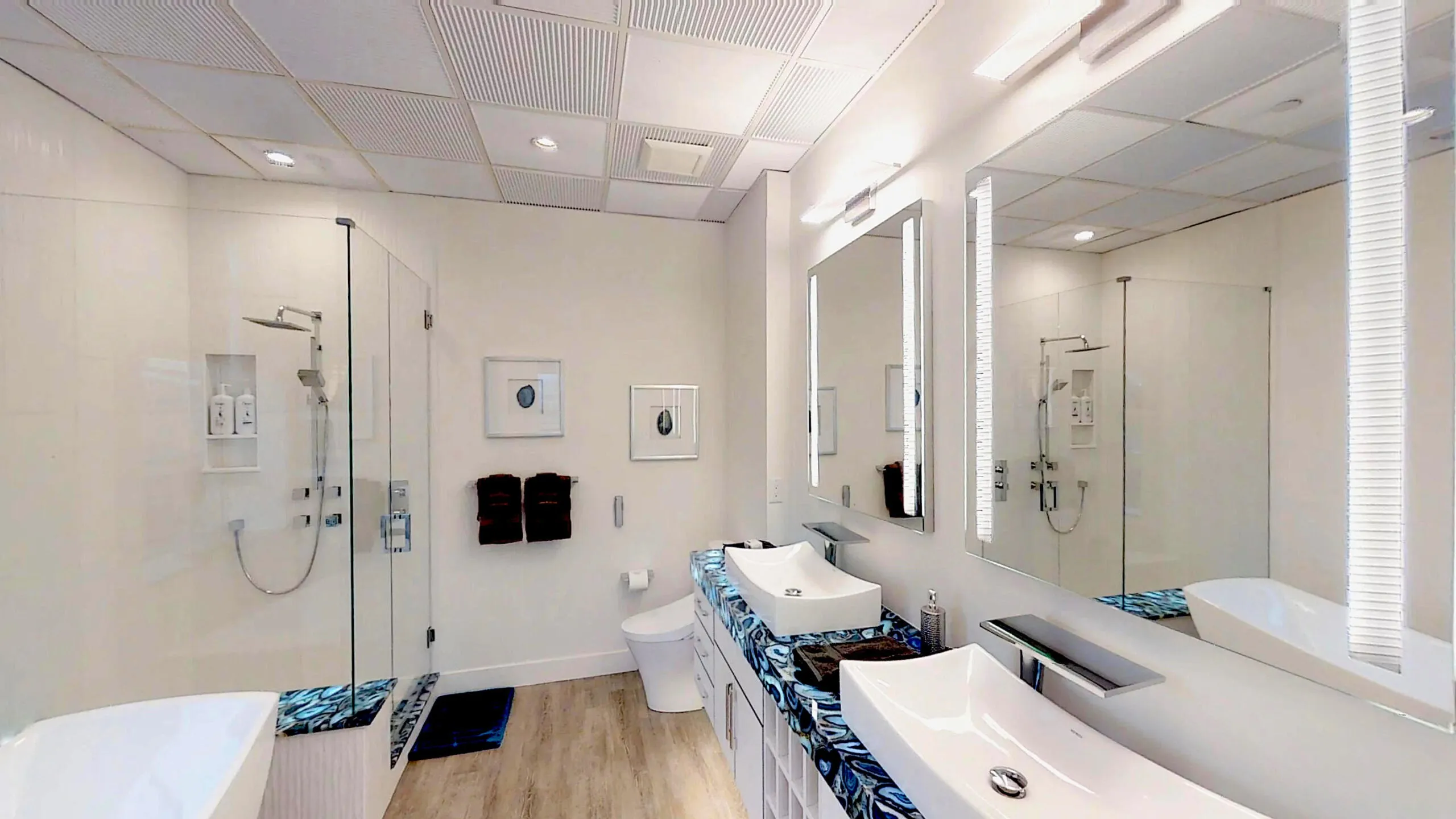 imgi_148_101Boston-Skyline-bathroom-remodel-2-scaled_result