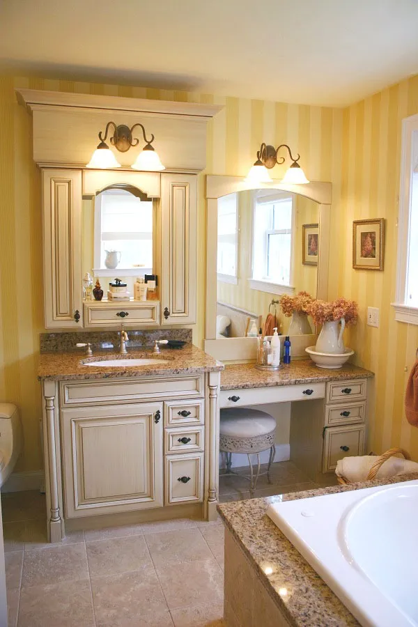 imgi_149_Windham-NH-Painted-and-Glazed-Master-Bath_result