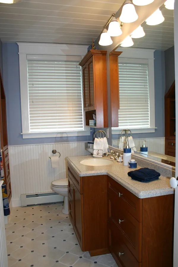 imgi_171_Corian-Vanity-Maine_result