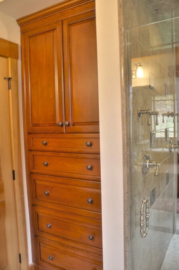 imgi_177_Storage-Bathroom-Built-in_result