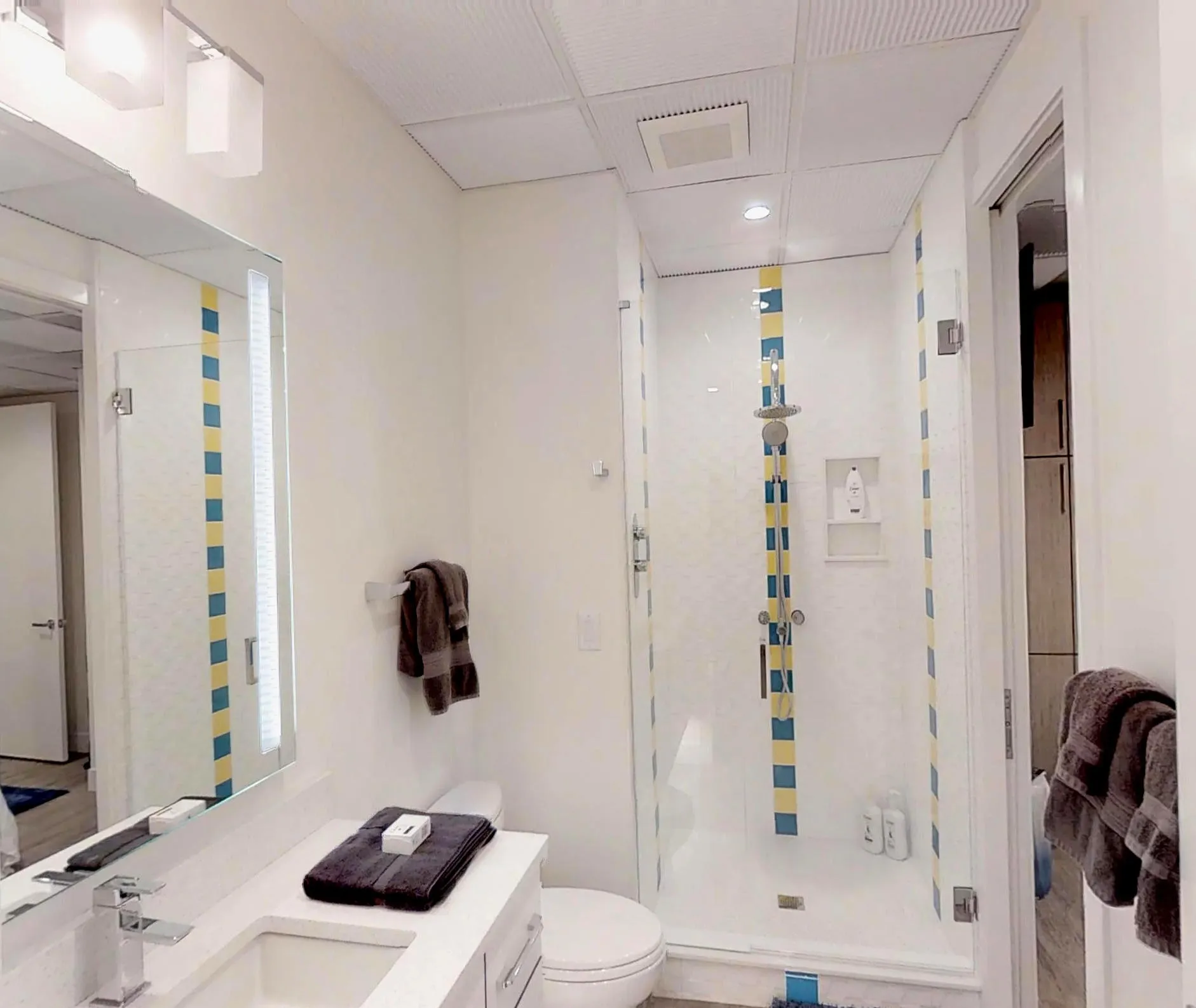 imgi_216_200-Boston-Pen-House-Bathroom-Remodel-5_result