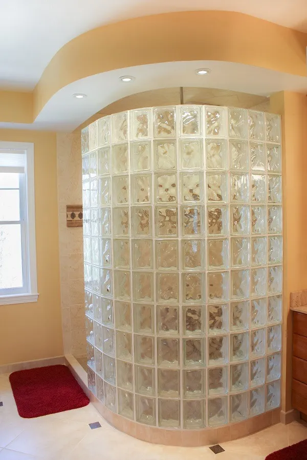 imgi_220_Curved-glass-Block-Shower_result