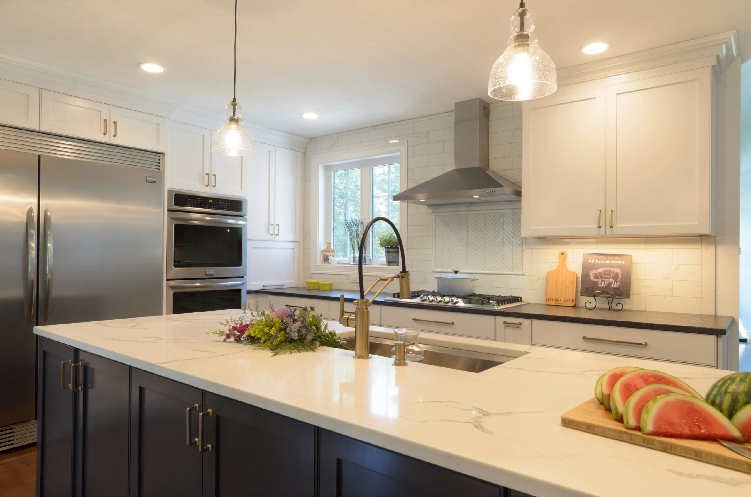 imgi_236_100-A-Two-tone-white-kitchen-scaled_result