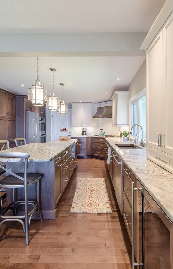 imgi_250_100-Two-Toned-Kitchen-Windham-NH-1_result