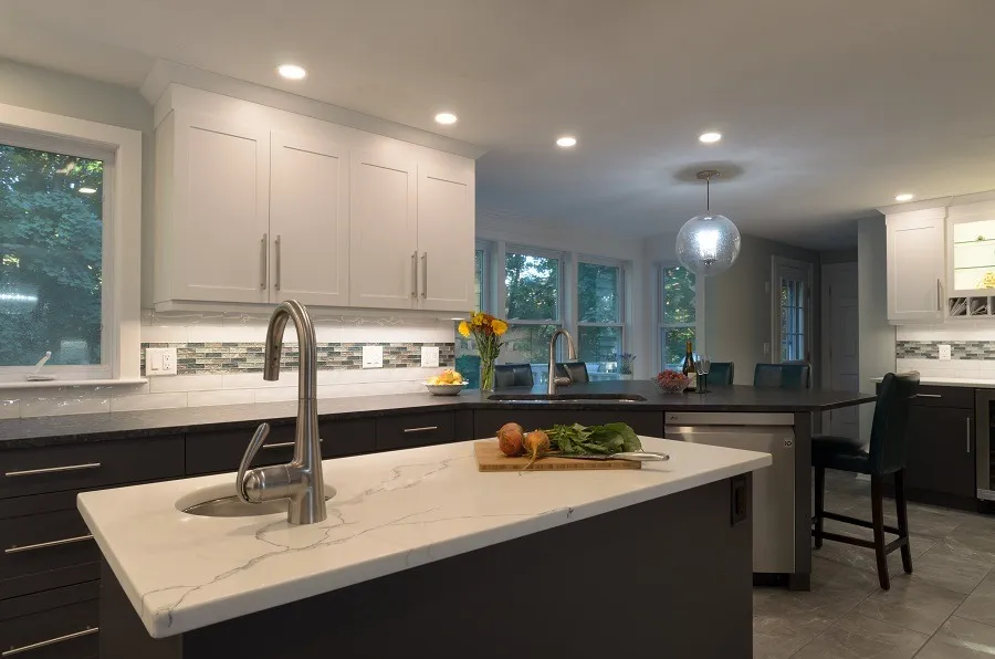 imgi_254_100-Two-toned-kitchen-Pepperell-MA-5_result