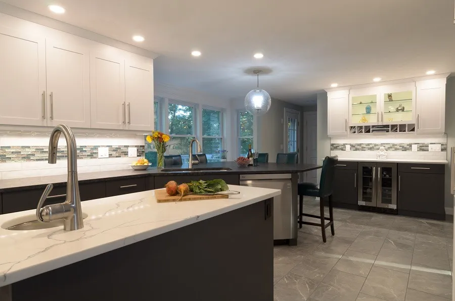 imgi_255_100-Two-toned-kitchen-Pepperell-MA-6_result