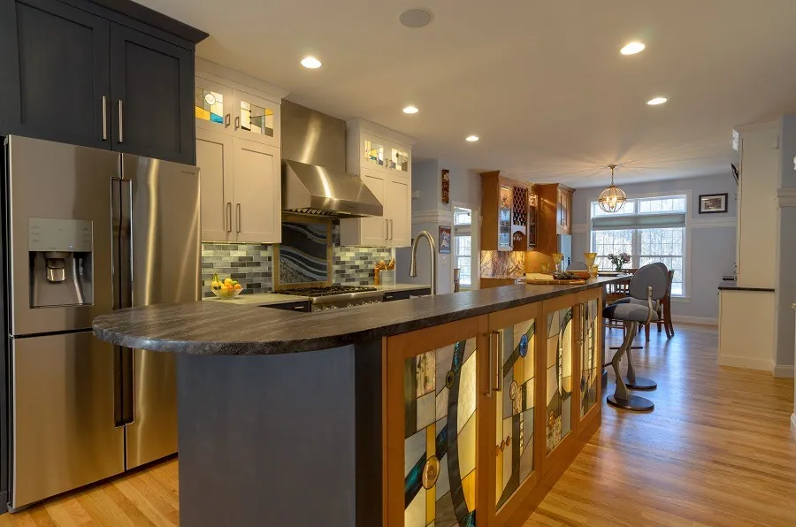 imgi_257_100-Two-toned-Shaker-Kitchen-Windham-MA2-1_result