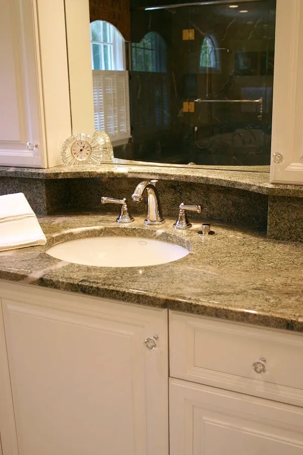 imgi_259_Green-Granite-Vanity-top_result