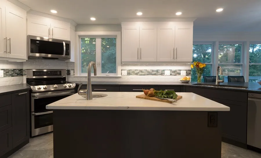 imgi_265_101-Two-toned-kitchen-Pepperell-MA-7_result