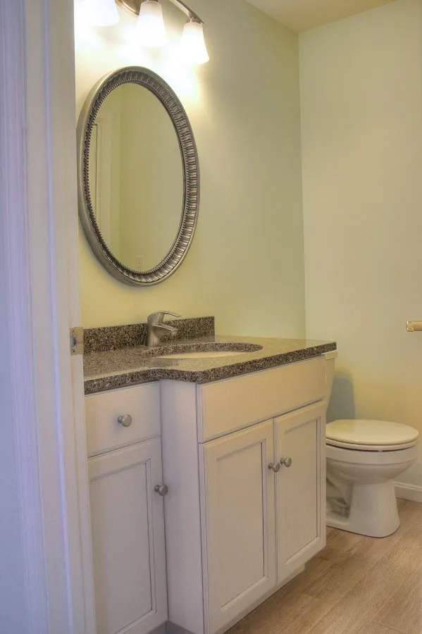 imgi_281_White-Custom-Vanity_result