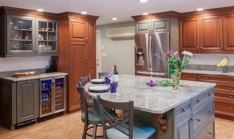 imgi_283_Pelham-NH-Two-Toned-Kitchen_result