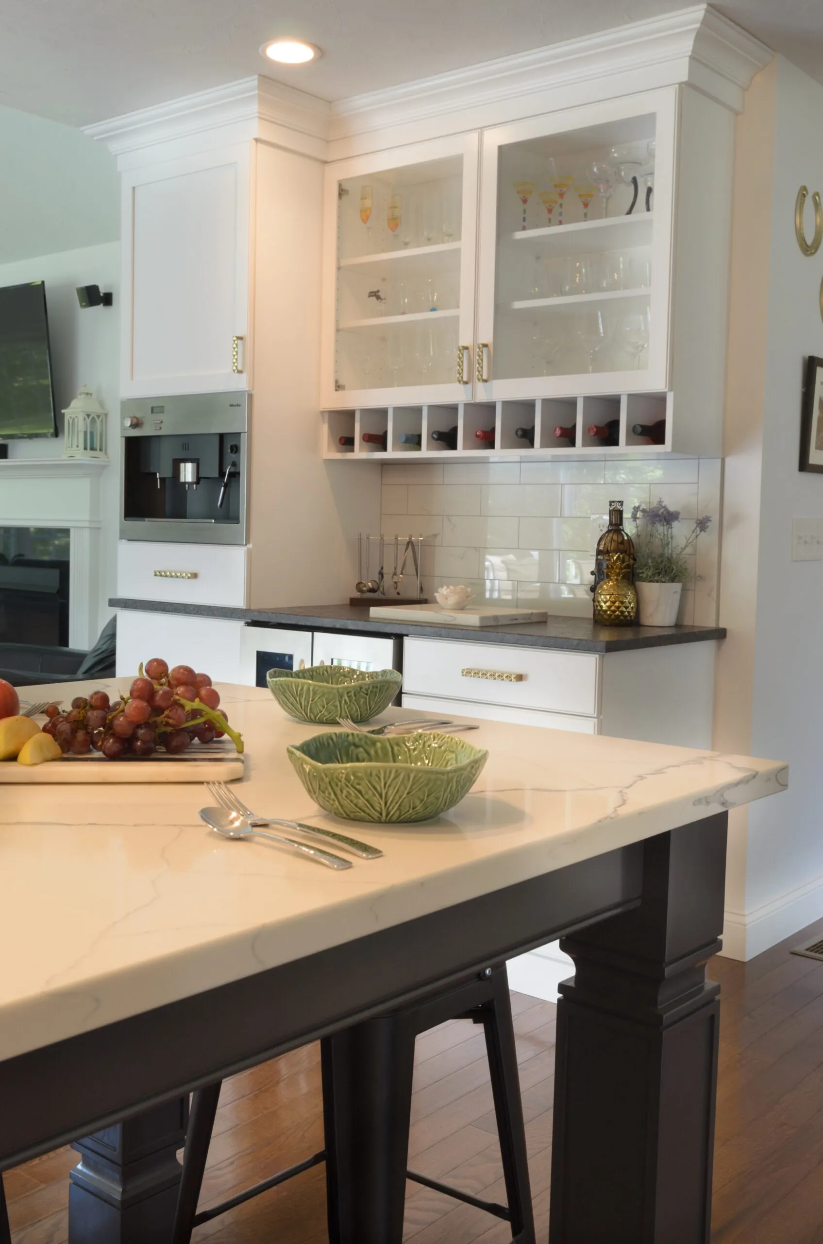 imgi_287_Two-toned-kitchen-1-scaled_result