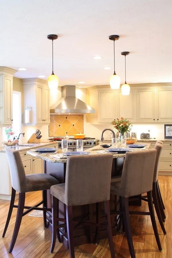 imgi_288_Two-Toned-Kitchen-2-1_result