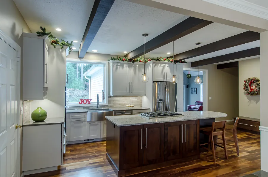 imgi_291_Two-Toned-Kitchen-Bedford-NH_result