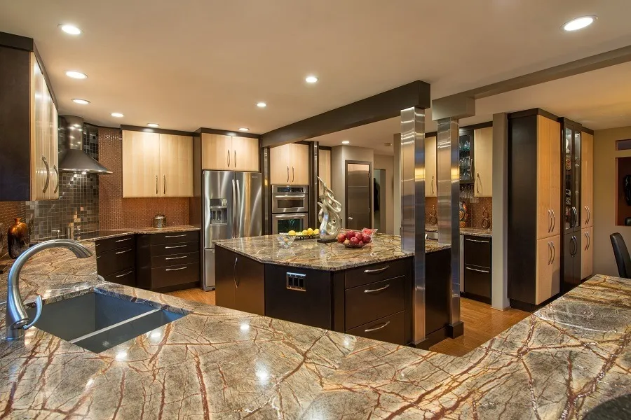 imgi_296_Two-Toned-Kitchen-NH_result