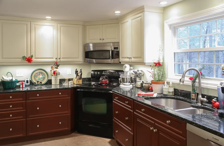 imgi_298_Two-Toned-Kitchen-Remodel-Pelham-NH_result