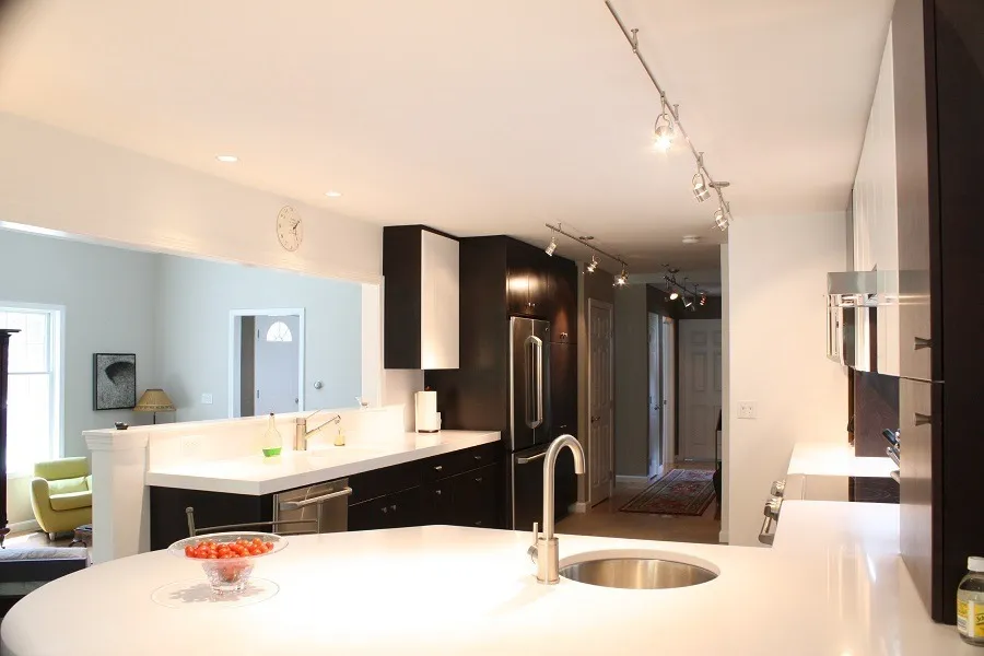 imgi_306_Tyngsboro-MA-Two-Toned-Kitchen-1_result