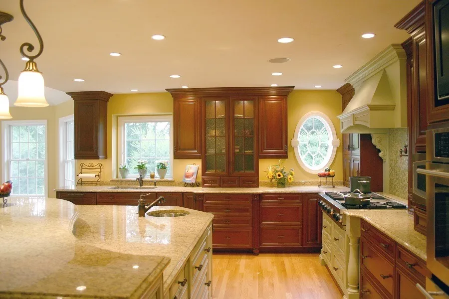 imgi_307_Westford-MA-Two-Toned-Kitchen_result