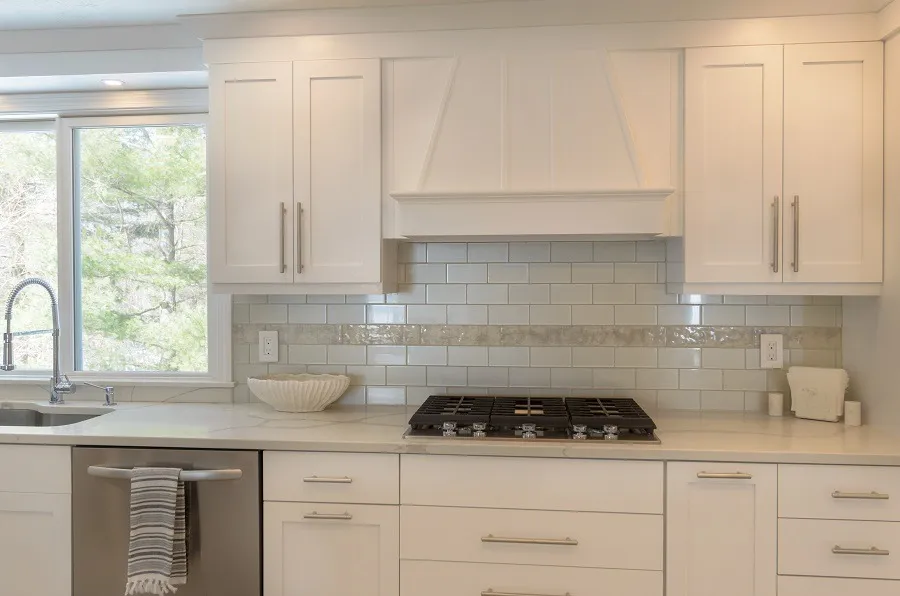 imgi_367_200-white-hood-with-tile-2_result