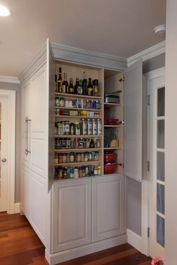 imgi_417_Meredith-NH-Pantry_result