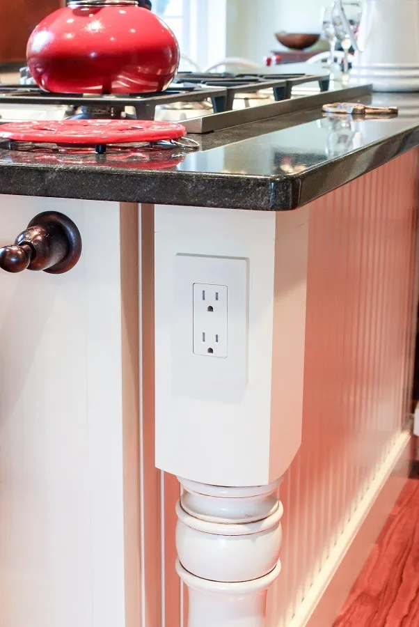 imgi_433_Outlet-in-Leg-Hollis-NH_result